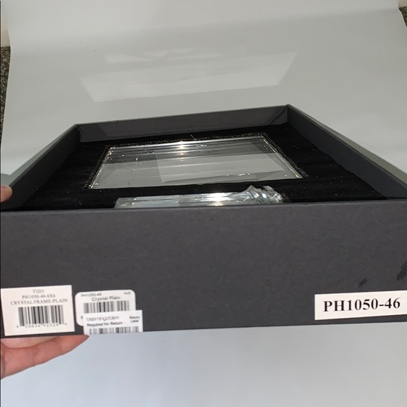 Tizo crystal picture frame. NIB. Retails over $200 - Picture 3 of 5